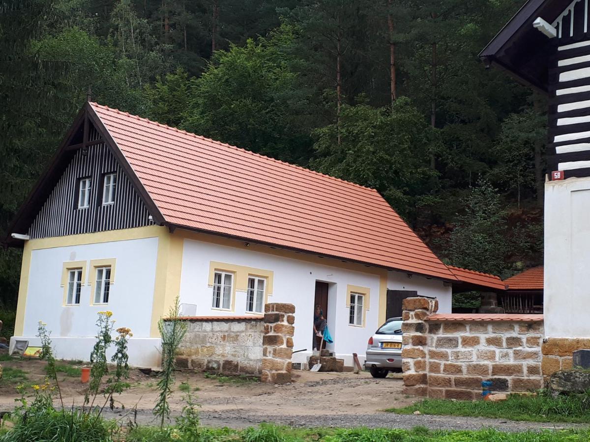 Hlucov Lesni Chalupa Kokorin 外观 照片